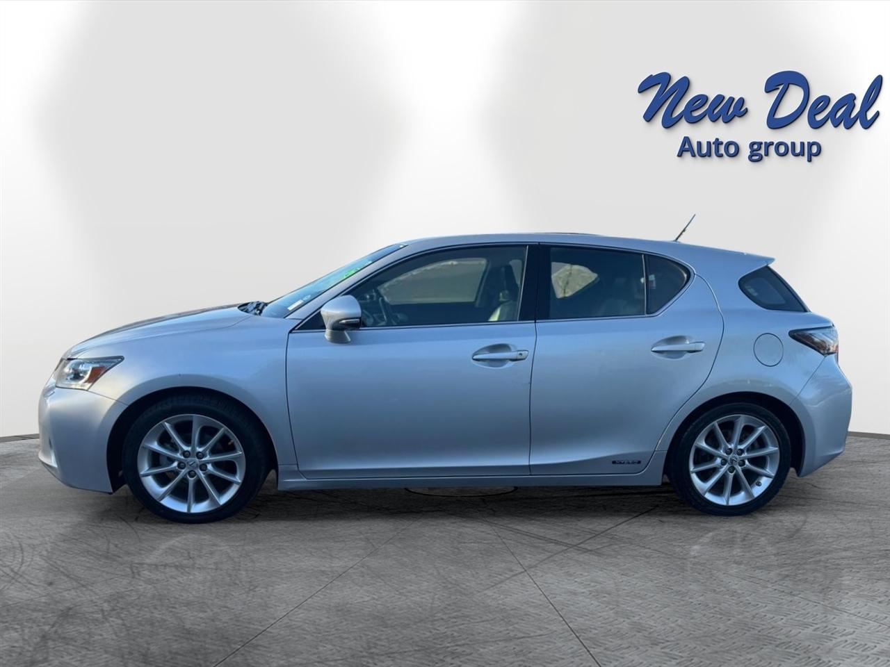 Lexus CT 200h FWD 4dr Hybrid 2011