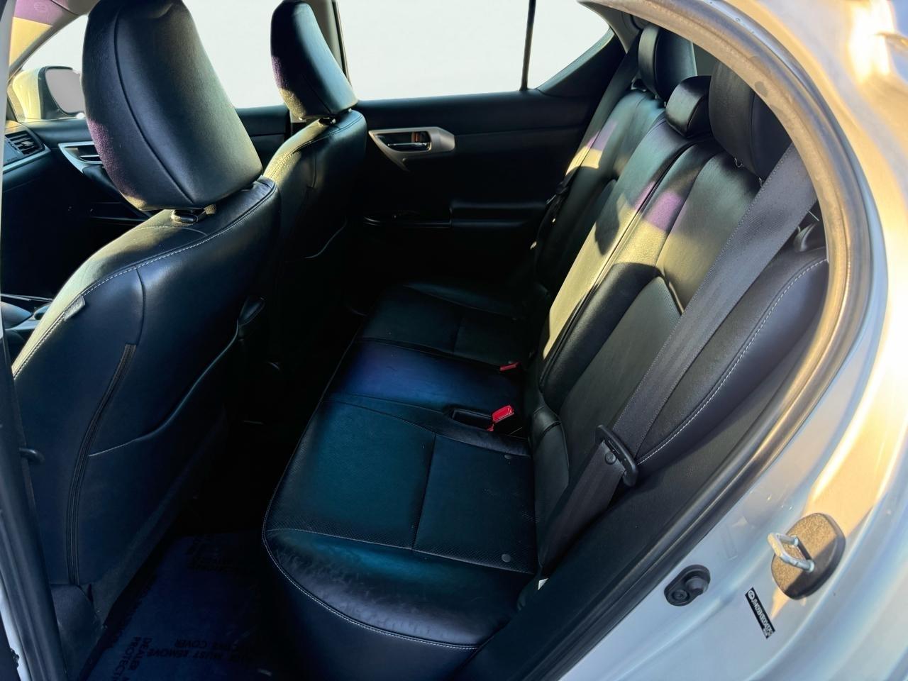 Lexus CT 200h FWD 4dr Hybrid 2011