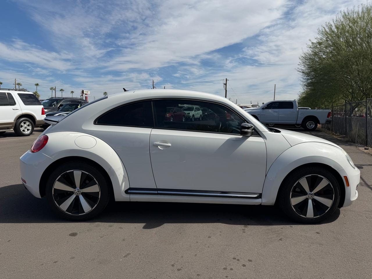 Volkswagen Beetle 2dr Cpe Man 2.0T Turbo PZEV 2012