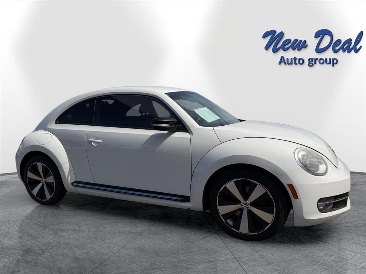 2012 Volkswagen Beetle 2dr Cpe Man 2.0T Turbo PZEV