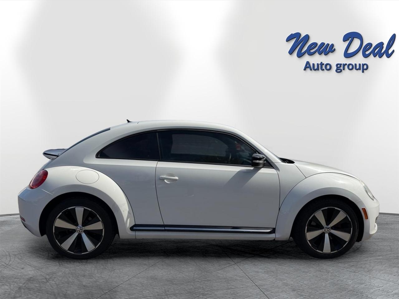 Volkswagen Beetle 2dr Cpe Man 2.0T Turbo PZEV 2012