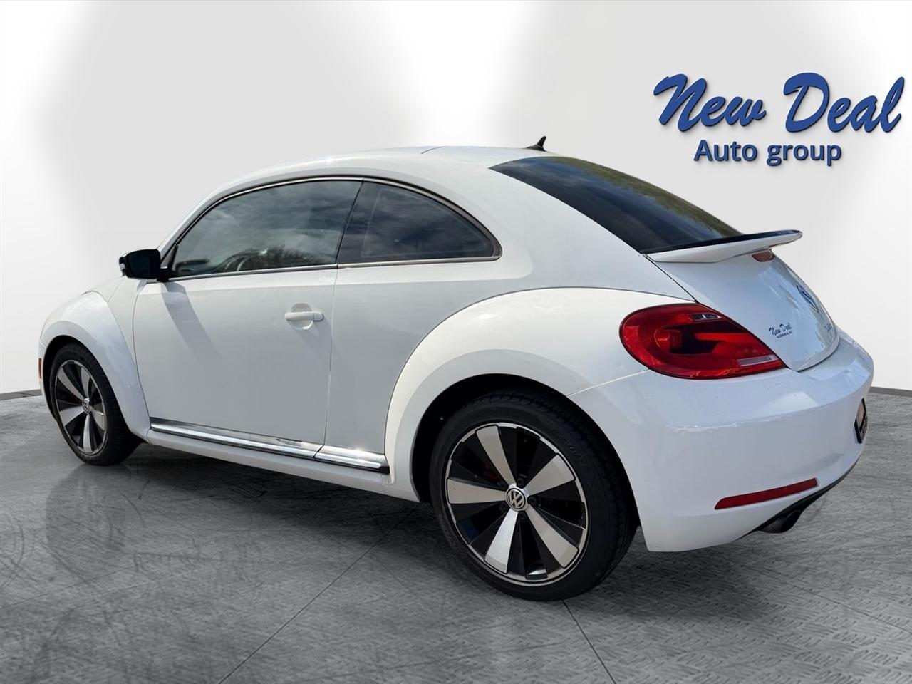 Volkswagen Beetle 2dr Cpe Man 2.0T Turbo PZEV 2012