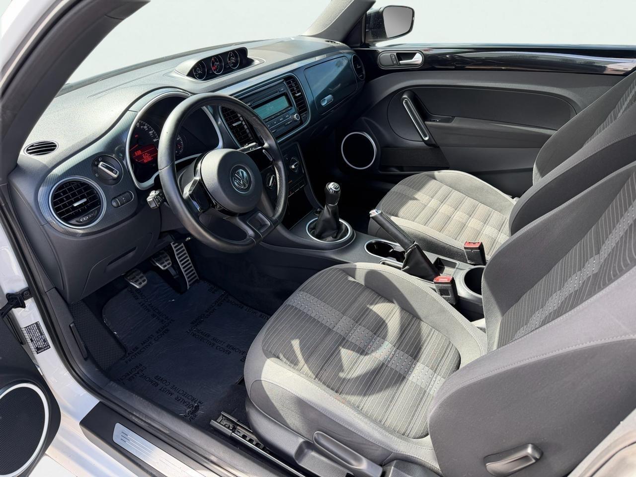 Volkswagen Beetle 2dr Cpe Man 2.0T Turbo PZEV 2012