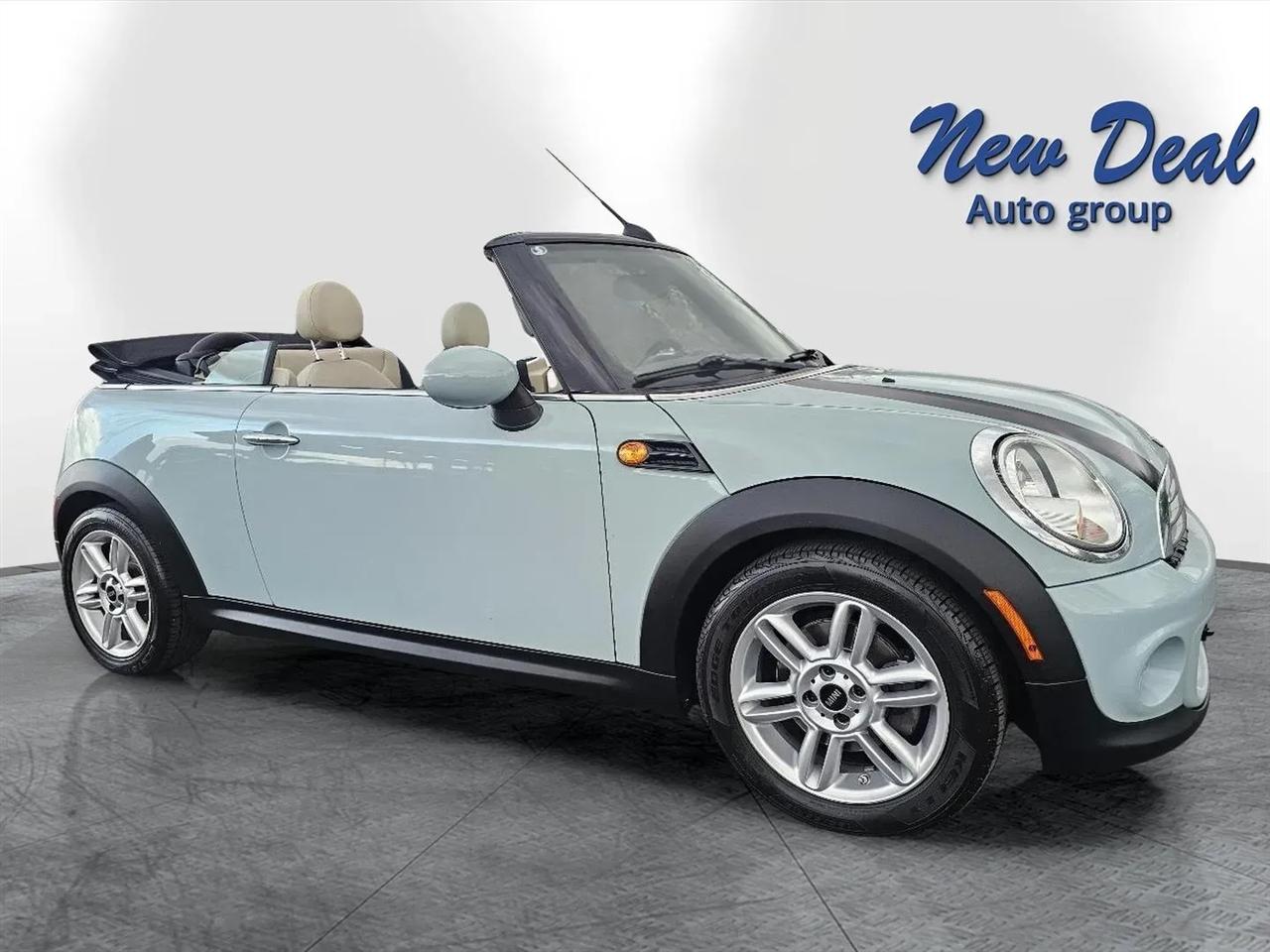 MINI Cooper Convertible 2dr 2011