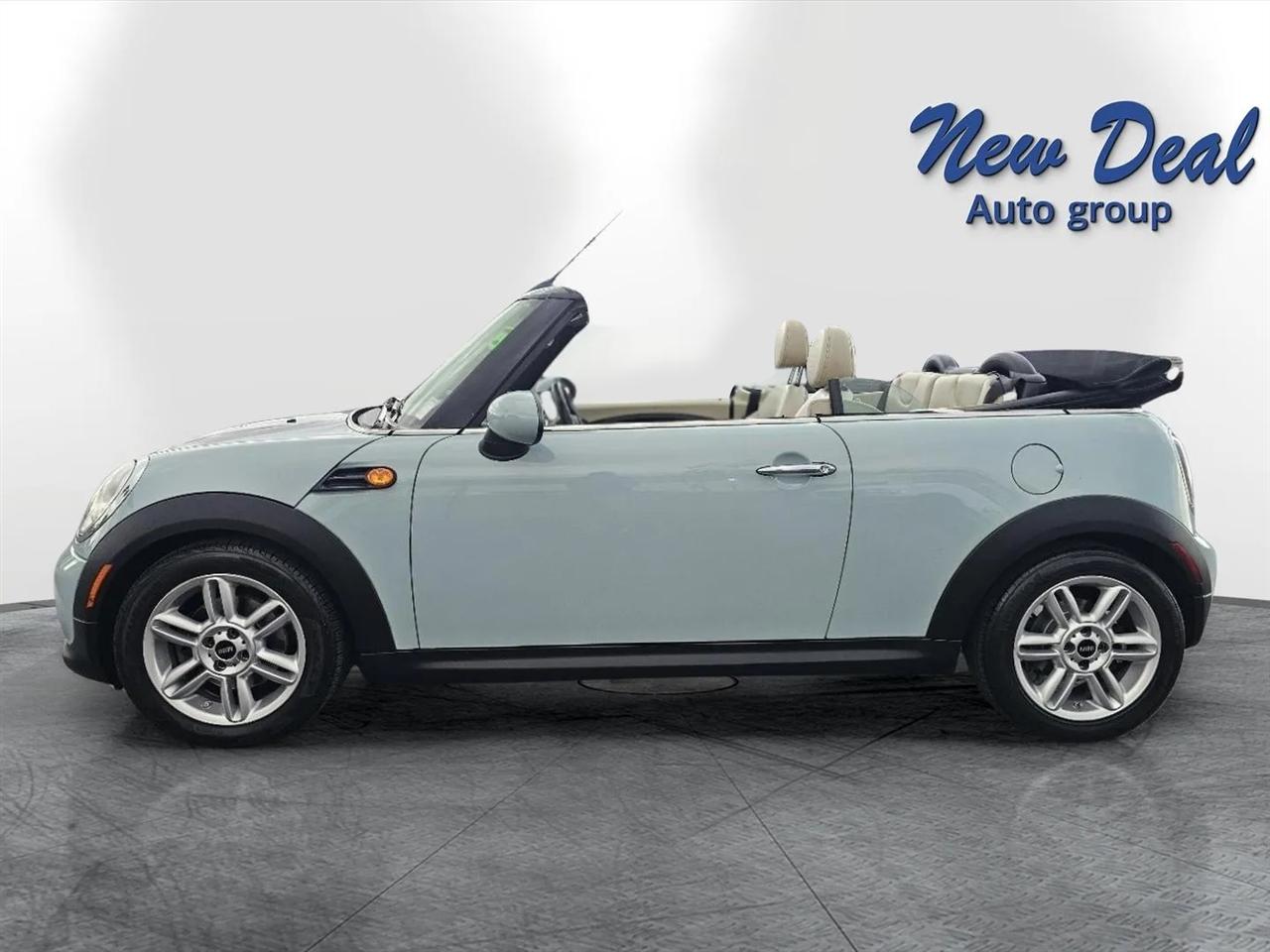 MINI Cooper Convertible 2dr 2011