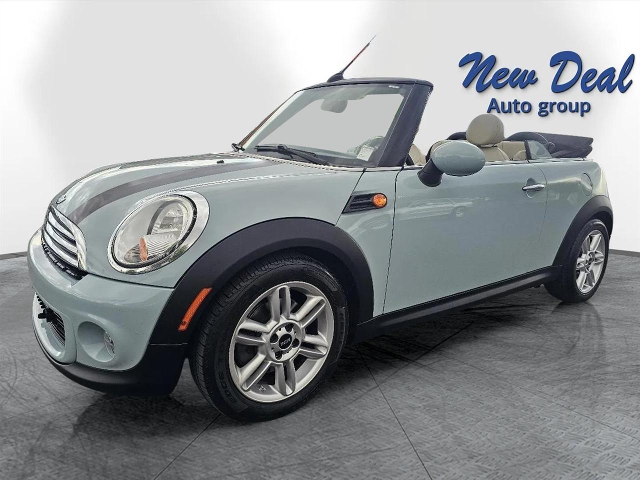 MINI Cooper Convertible 2dr 2011