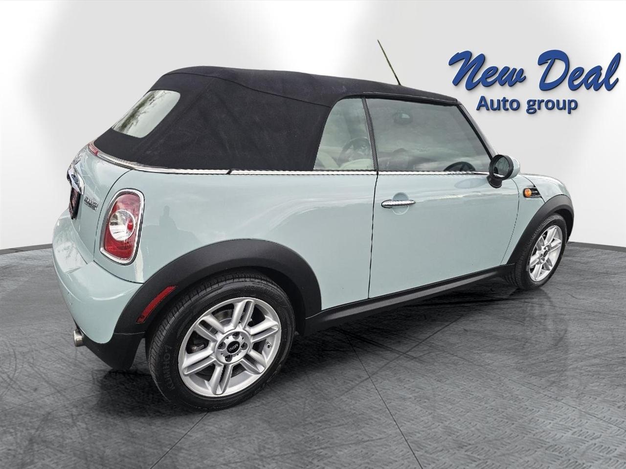 MINI Cooper Convertible 2dr 2011