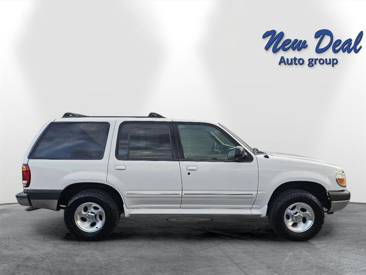 Ford Explorer 4dr 112" WB XLT 2000