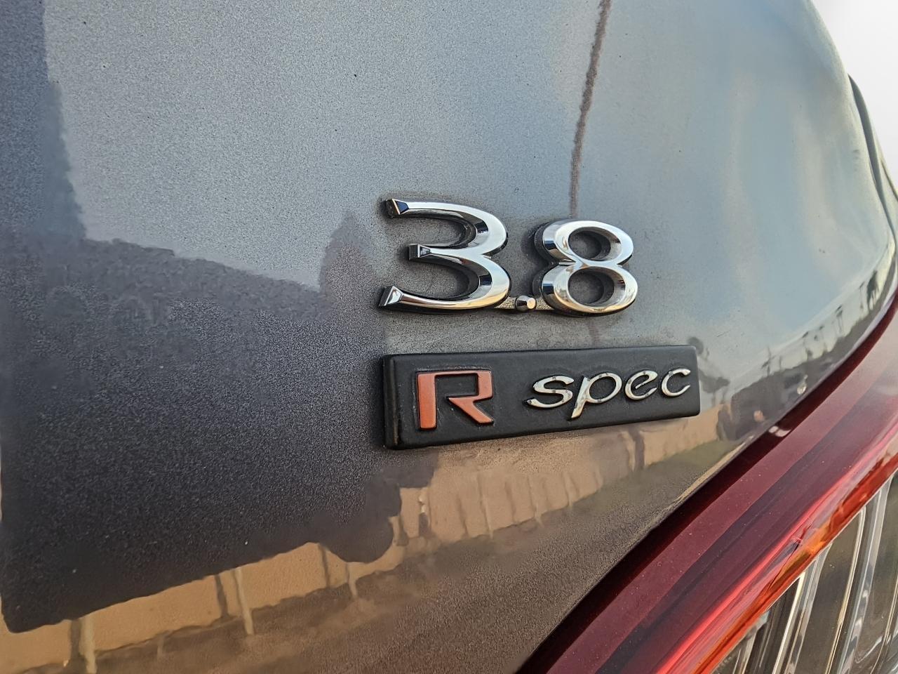 Hyundai Genesis Coupe 2dr V6 3.8L Man R-Spec 2014