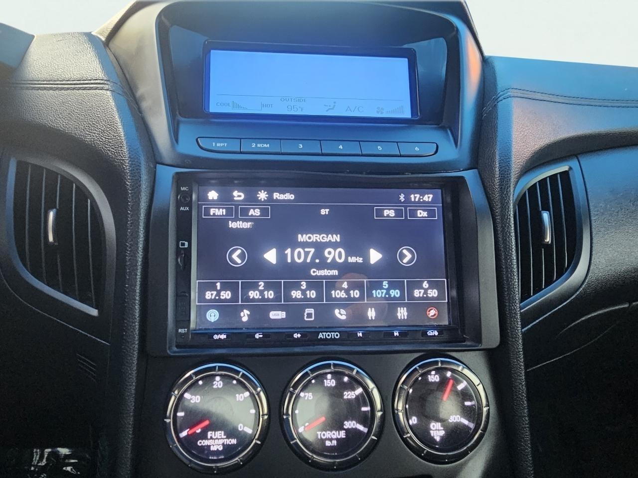 Hyundai Genesis Coupe 2dr V6 3.8L Man R-Spec 2014