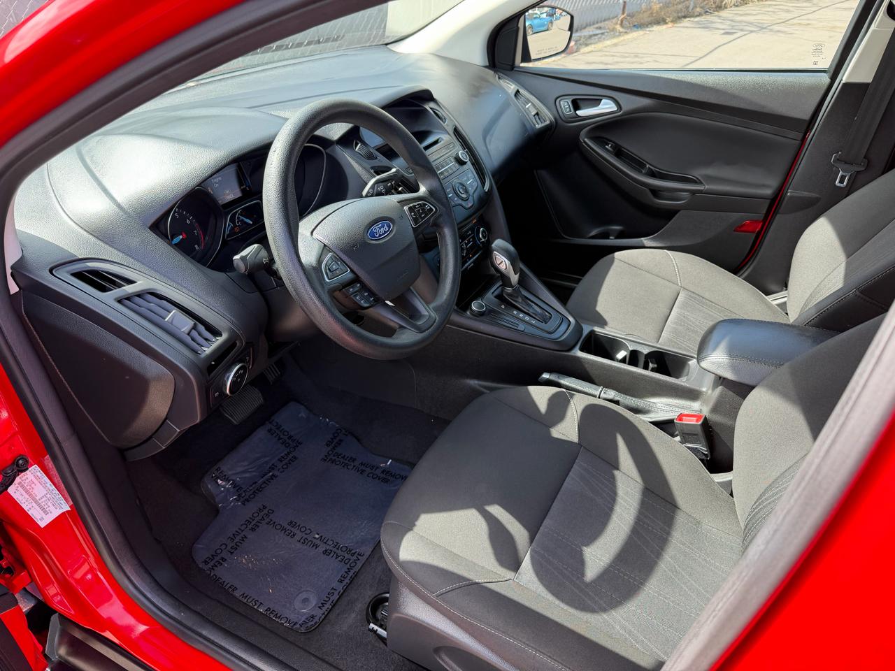 Ford Focus SE Sedan 2017