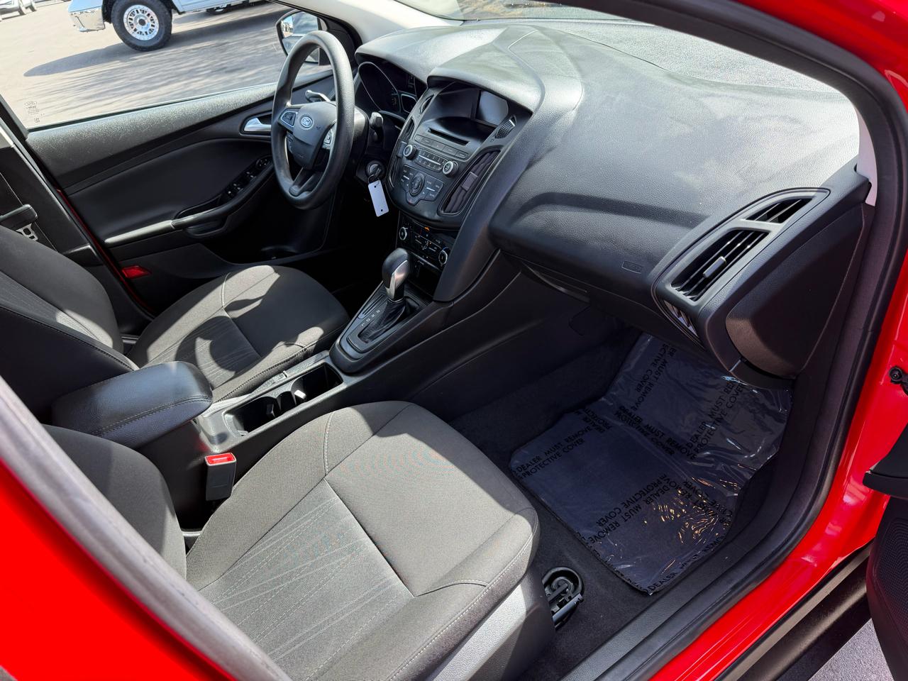 Ford Focus SE Sedan 2017