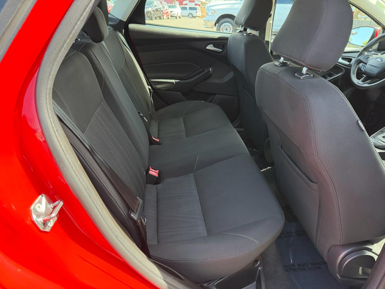 Ford Focus SE Sedan 2017