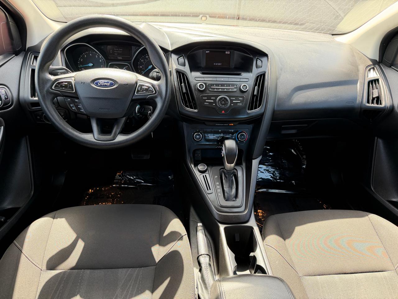 Ford Focus SE Sedan 2017