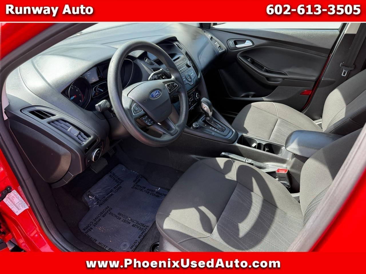 Ford Focus SE Sedan 2017