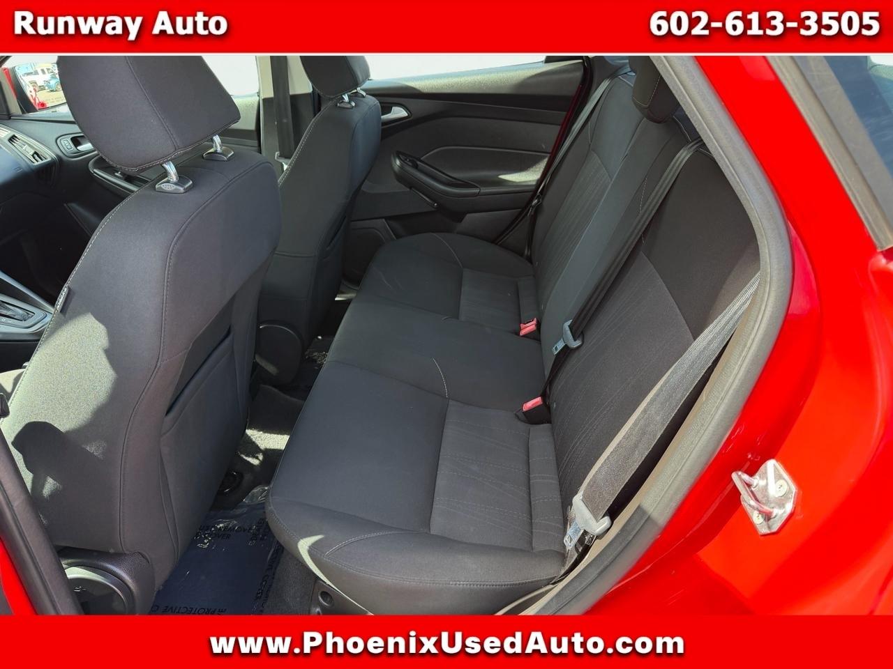 Ford Focus SE Sedan 2017