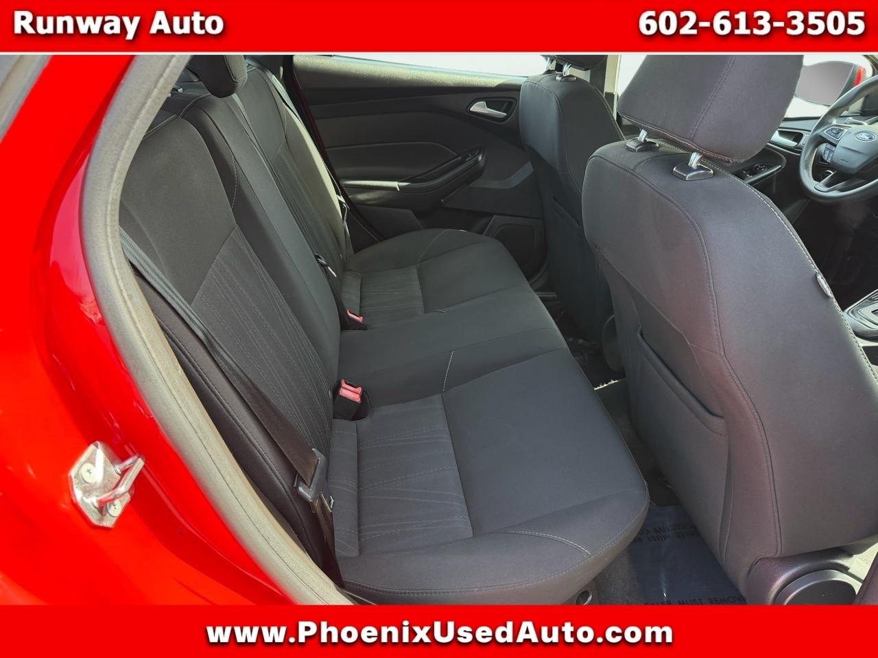 Ford Focus SE Sedan 2017