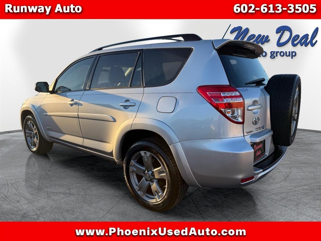 View vehicle photo 5