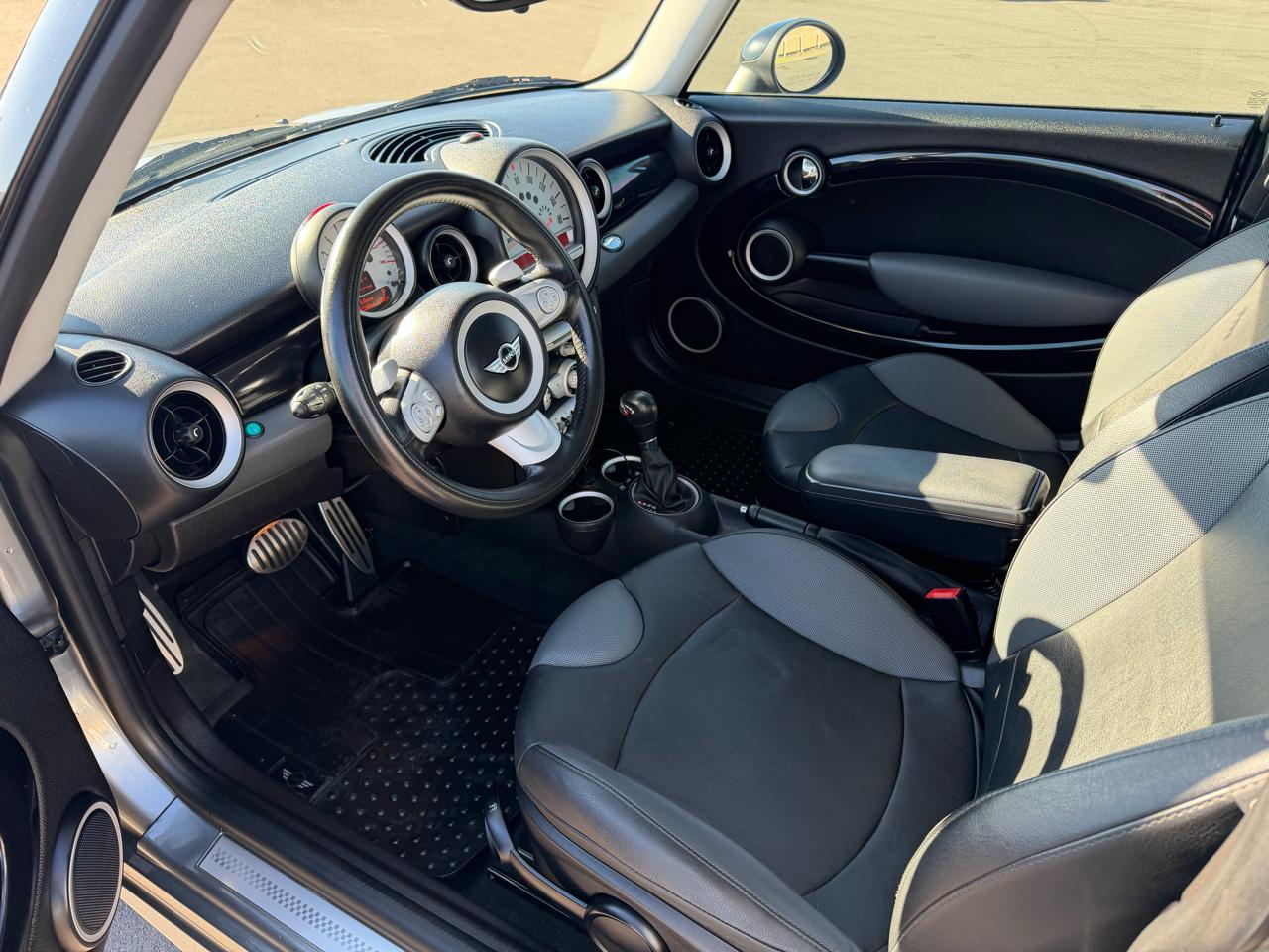 MINI Cooper Hardtop 2dr Cpe S 2010