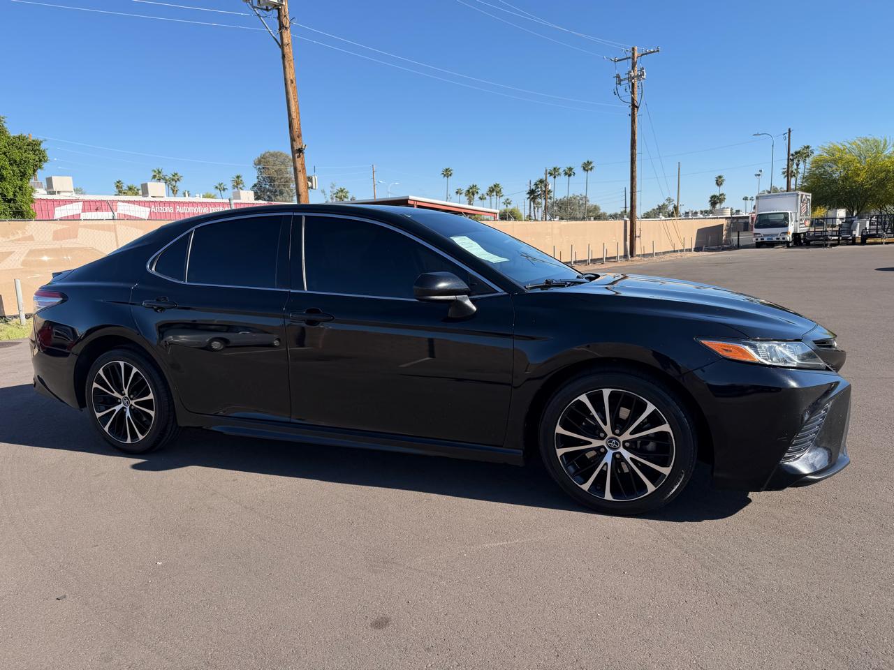 Toyota Camry XLE Auto (Natl) 2018