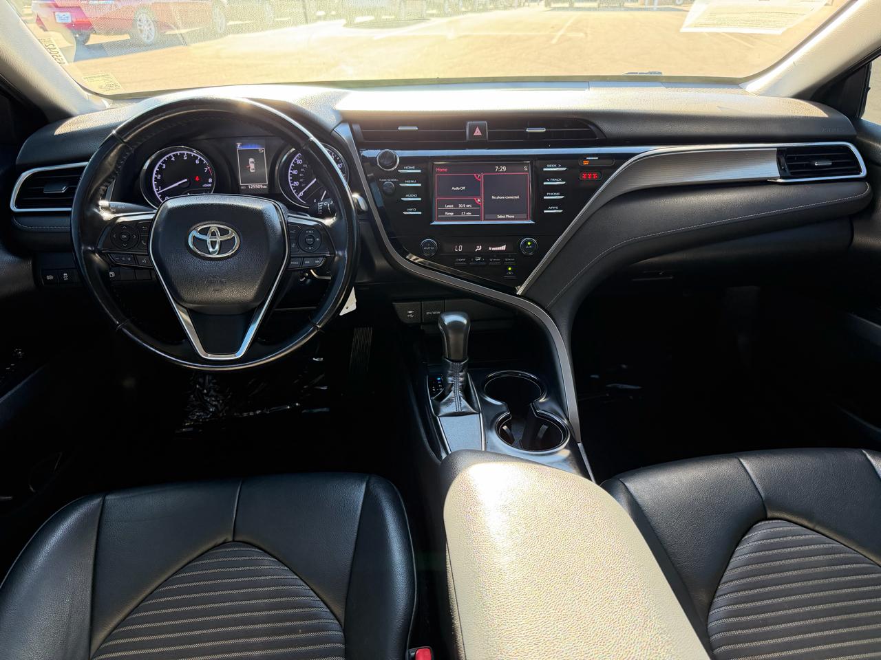 Toyota Camry XLE Auto (Natl) 2018