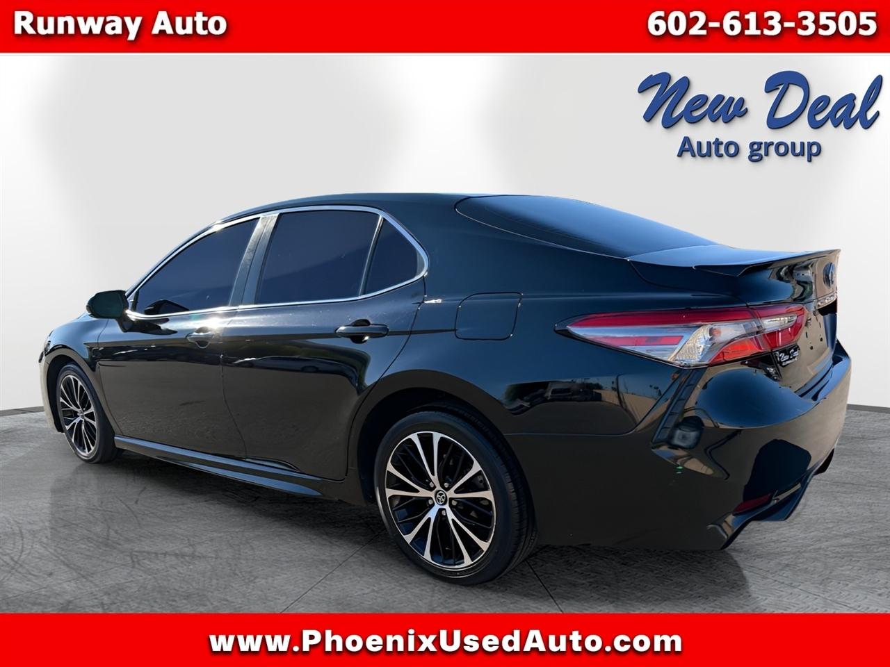 Toyota Camry XLE Auto (Natl) 2018