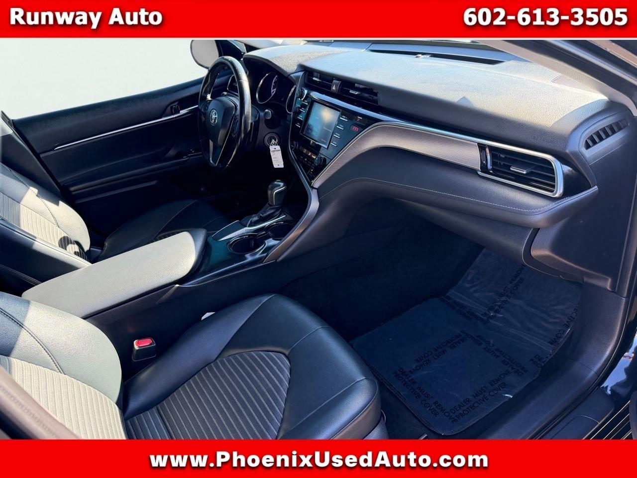 Toyota Camry XLE Auto (Natl) 2018