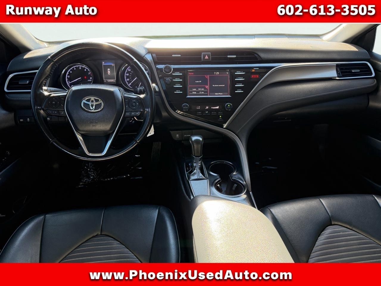Toyota Camry XLE Auto (Natl) 2018