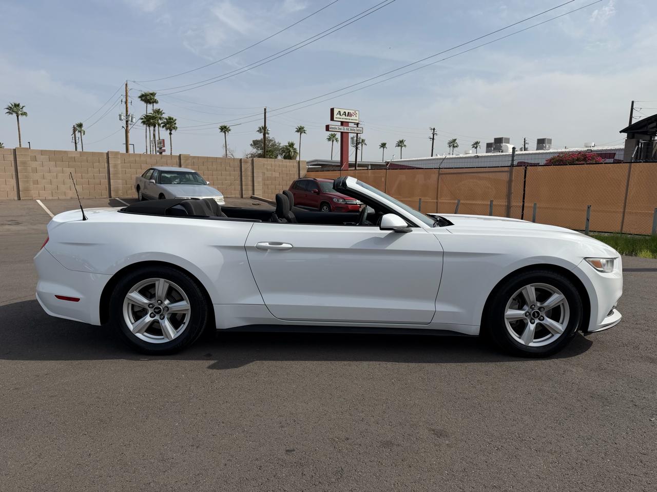 Ford Mustang V6 Convertible 2017