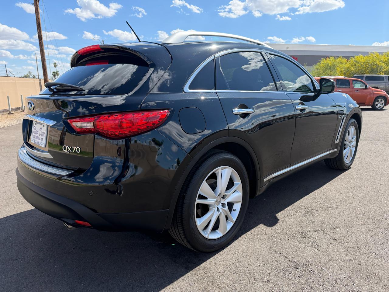 Infiniti QX70 RWD 4dr 2015