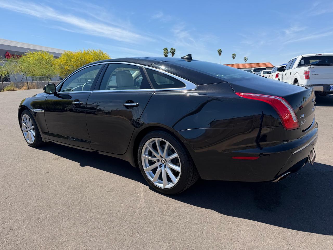 Jaguar XJ 4dr Sdn RWD 2013