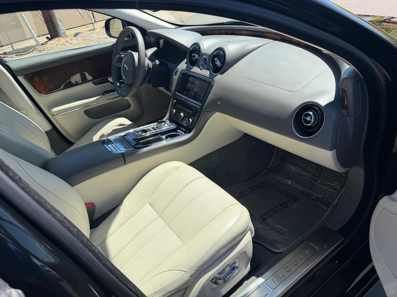 Jaguar XJ 4dr Sdn RWD 2013