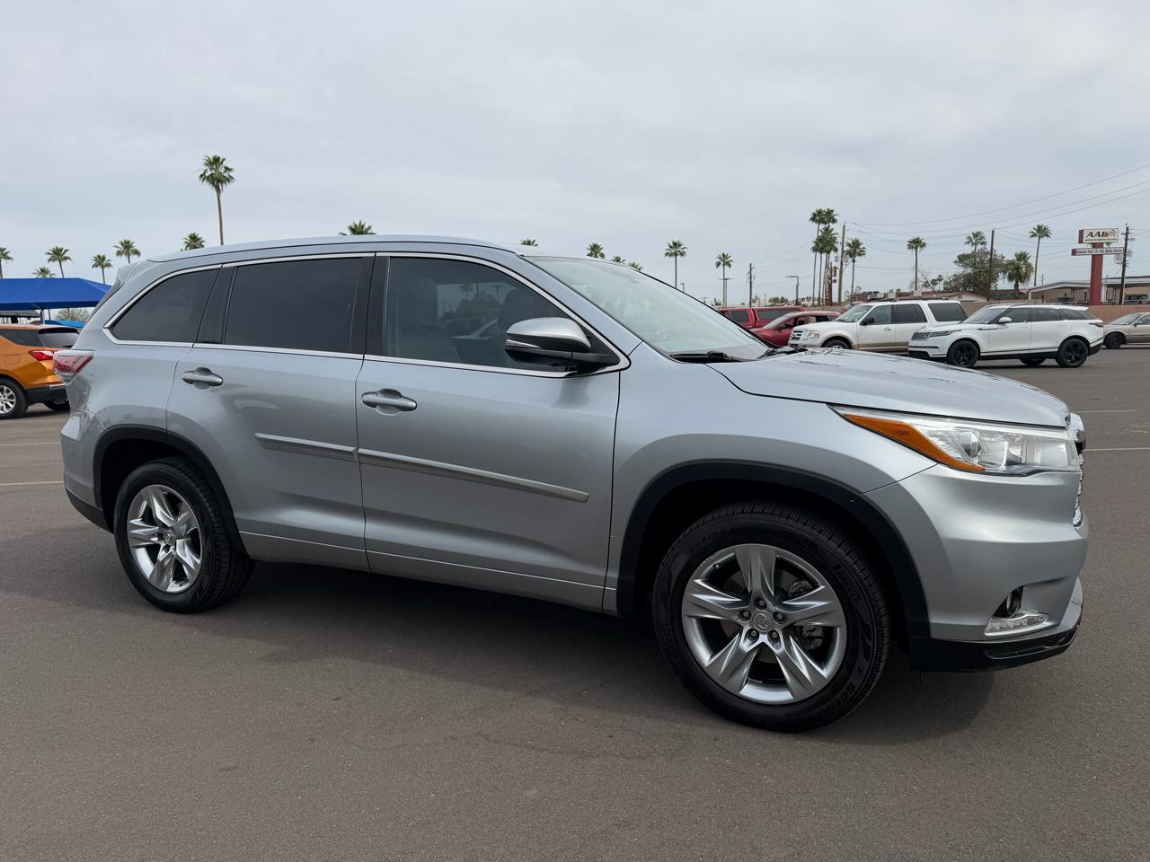 Toyota Highlander FWD 4dr V6 Limited (Natl) 2015