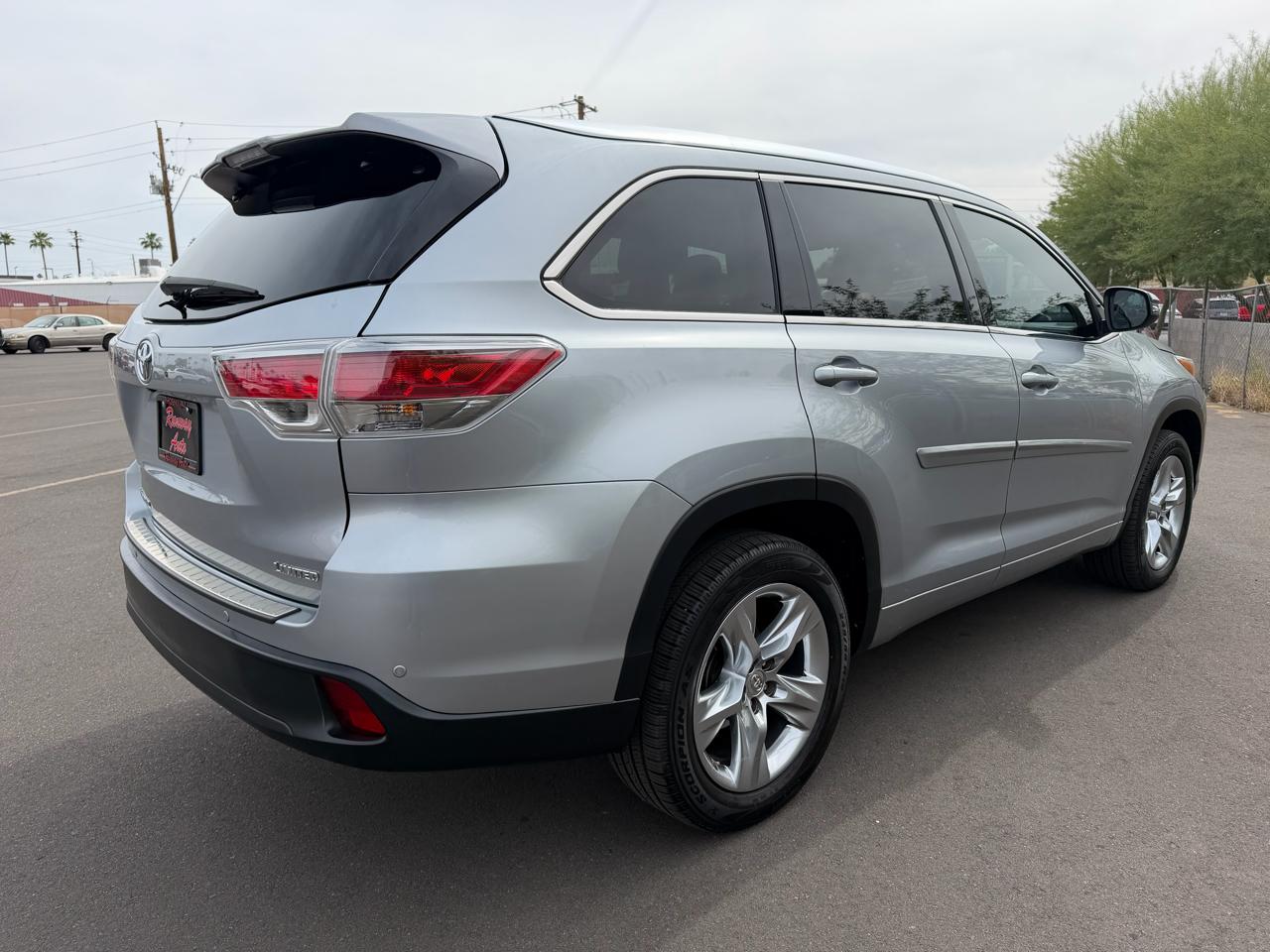 Toyota Highlander FWD 4dr V6 Limited (Natl) 2015