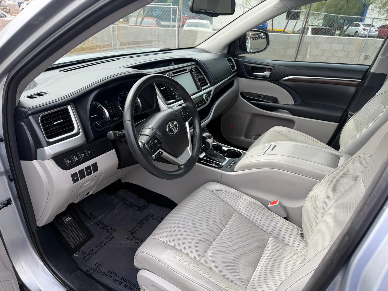 Toyota Highlander FWD 4dr V6 Limited (Natl) 2015