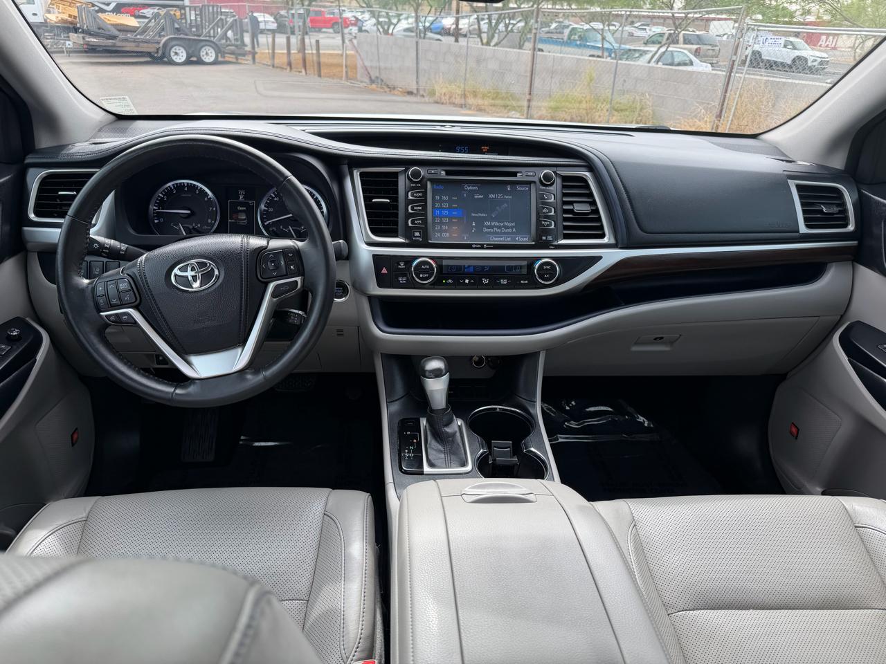 Toyota Highlander FWD 4dr V6 Limited (Natl) 2015