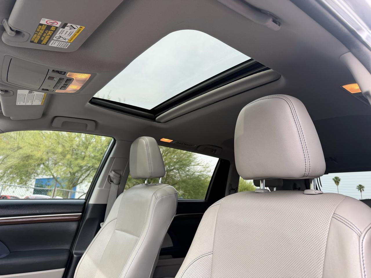 Toyota Highlander FWD 4dr V6 Limited (Natl) 2015