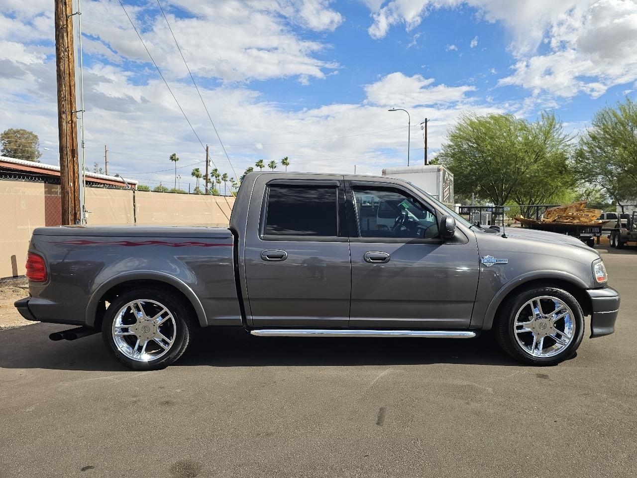 Ford F-150 2WD SuperCrew 145" Harley-Davidson 2002