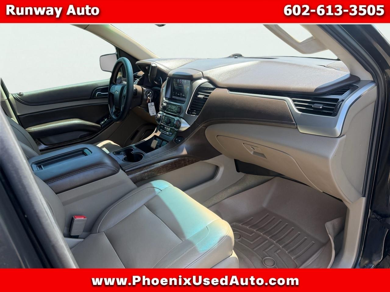 2017 Chevrolet Suburban LT - Photo 13