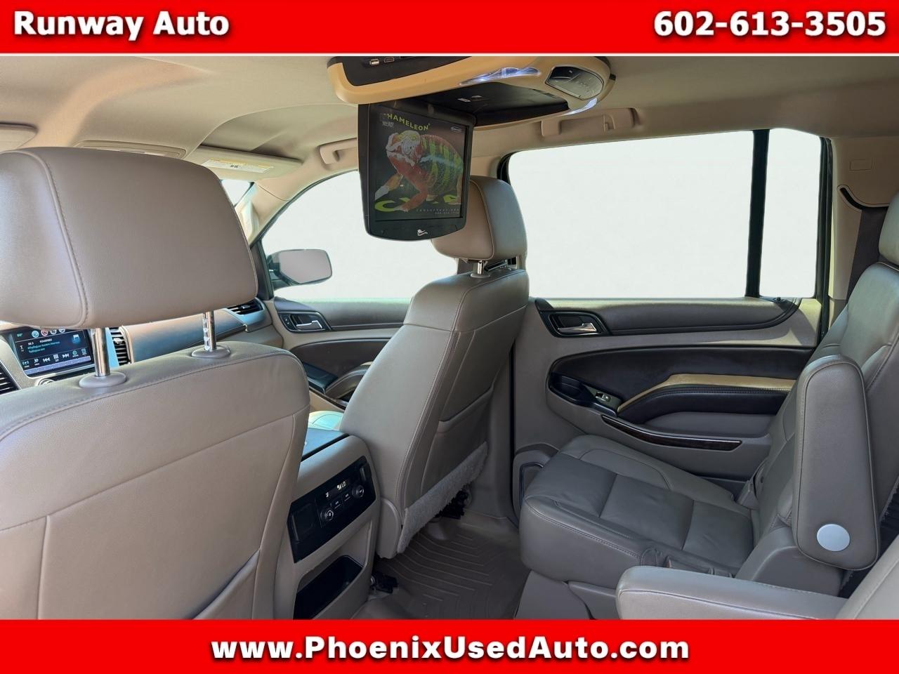 2017 Chevrolet Suburban LT - Photo 16