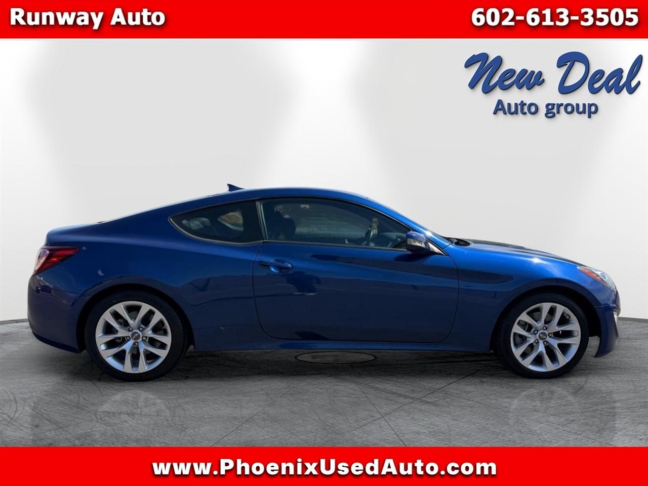 Hyundai Genesis Coupe 2dr 3.8L Man Base w/Black Seats 2015