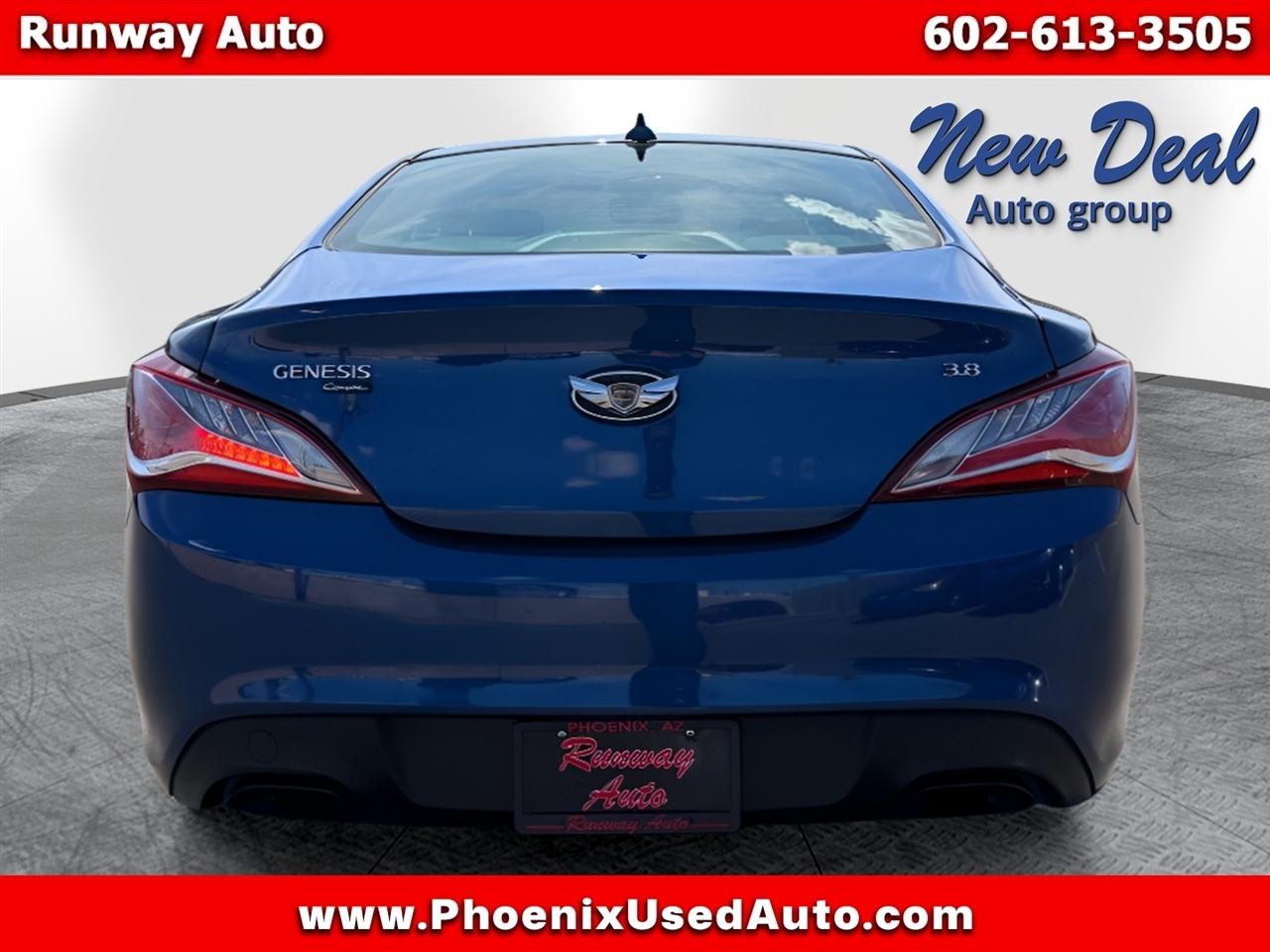 Hyundai Genesis Coupe 2dr 3.8L Man Base w/Black Seats 2015