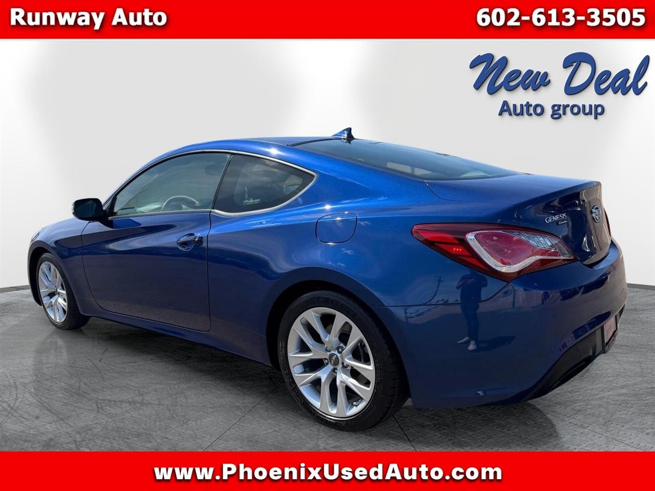 Hyundai Genesis Coupe 2dr 3.8L Man Base w/Black Seats 2015