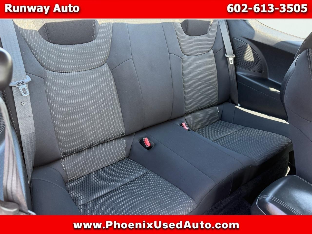 Hyundai Genesis Coupe 2dr 3.8L Man Base w/Black Seats 2015