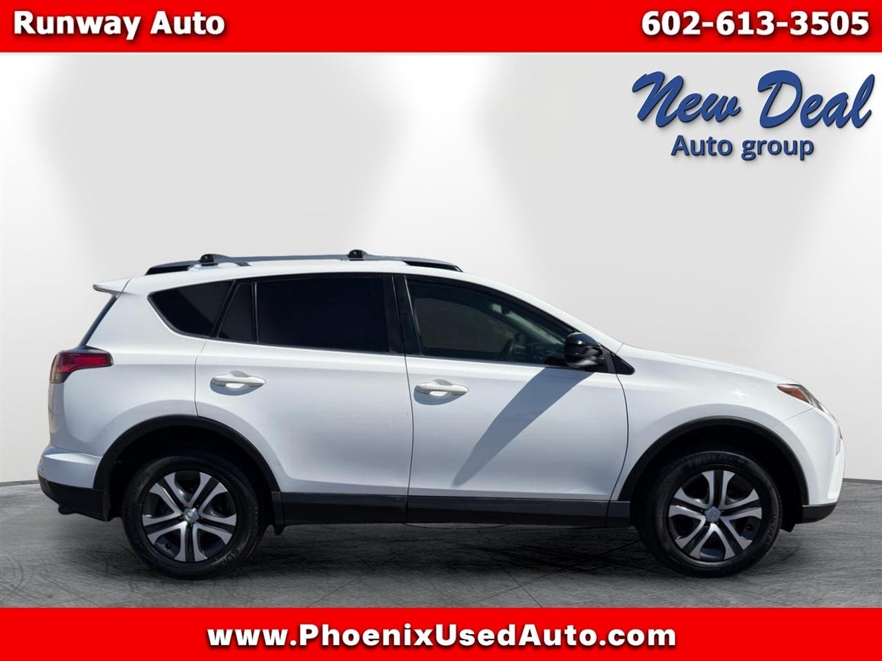 Toyota RAV4 LE FWD (Natl) 2018