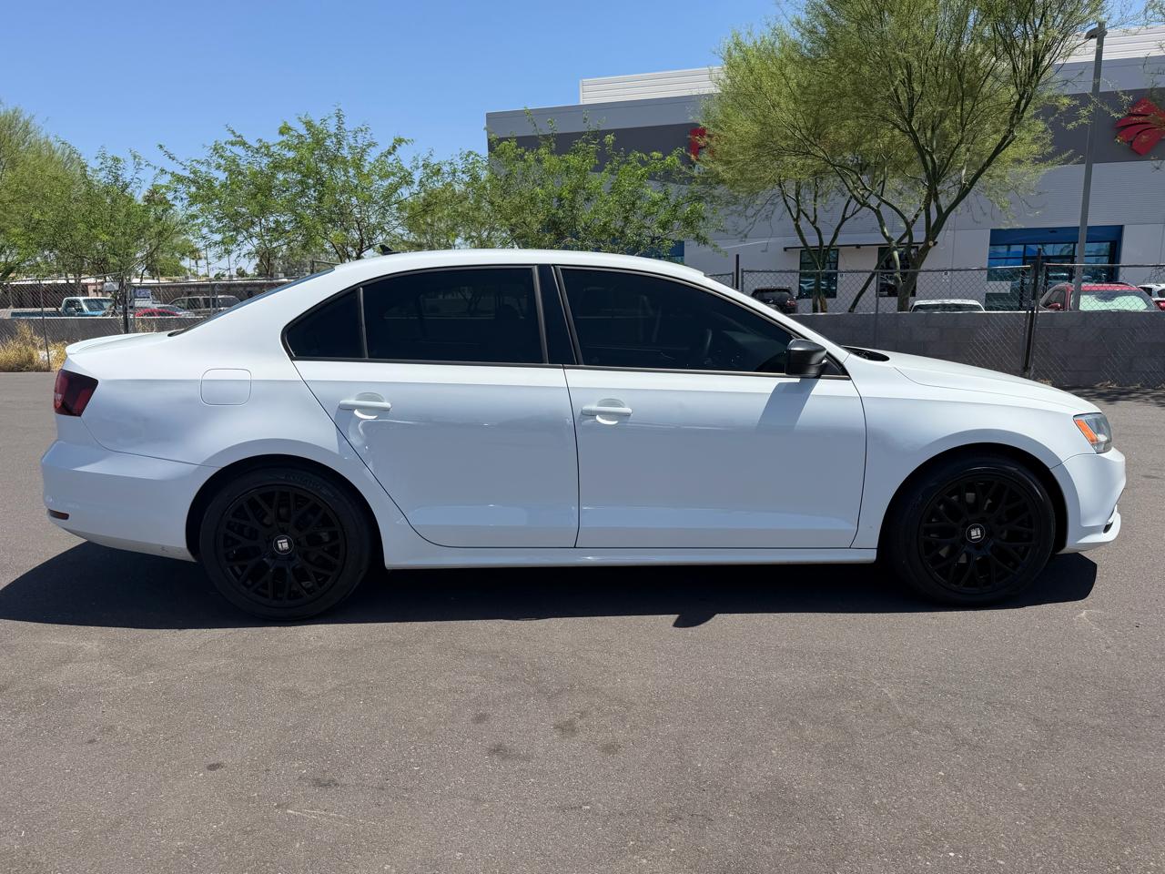Volkswagen Jetta Sedan 4dr Auto 1.8T Sport PZEV 2016
