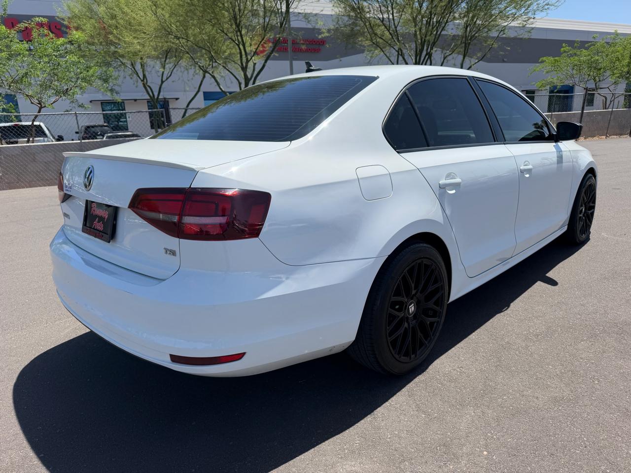 Volkswagen Jetta Sedan 4dr Auto 1.8T Sport PZEV 2016