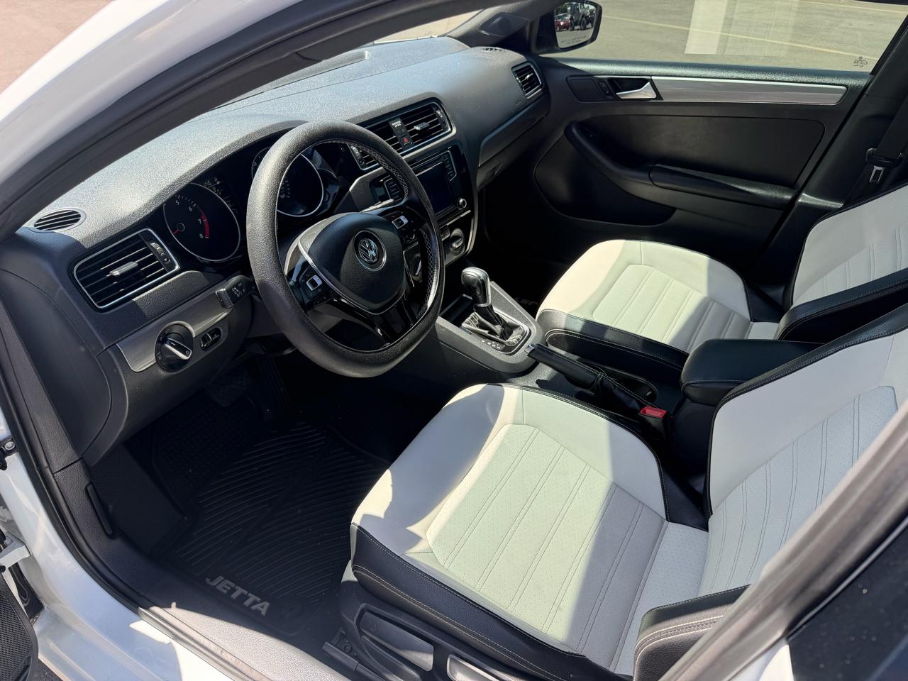 Volkswagen Jetta Sedan 4dr Auto 1.8T Sport PZEV 2016