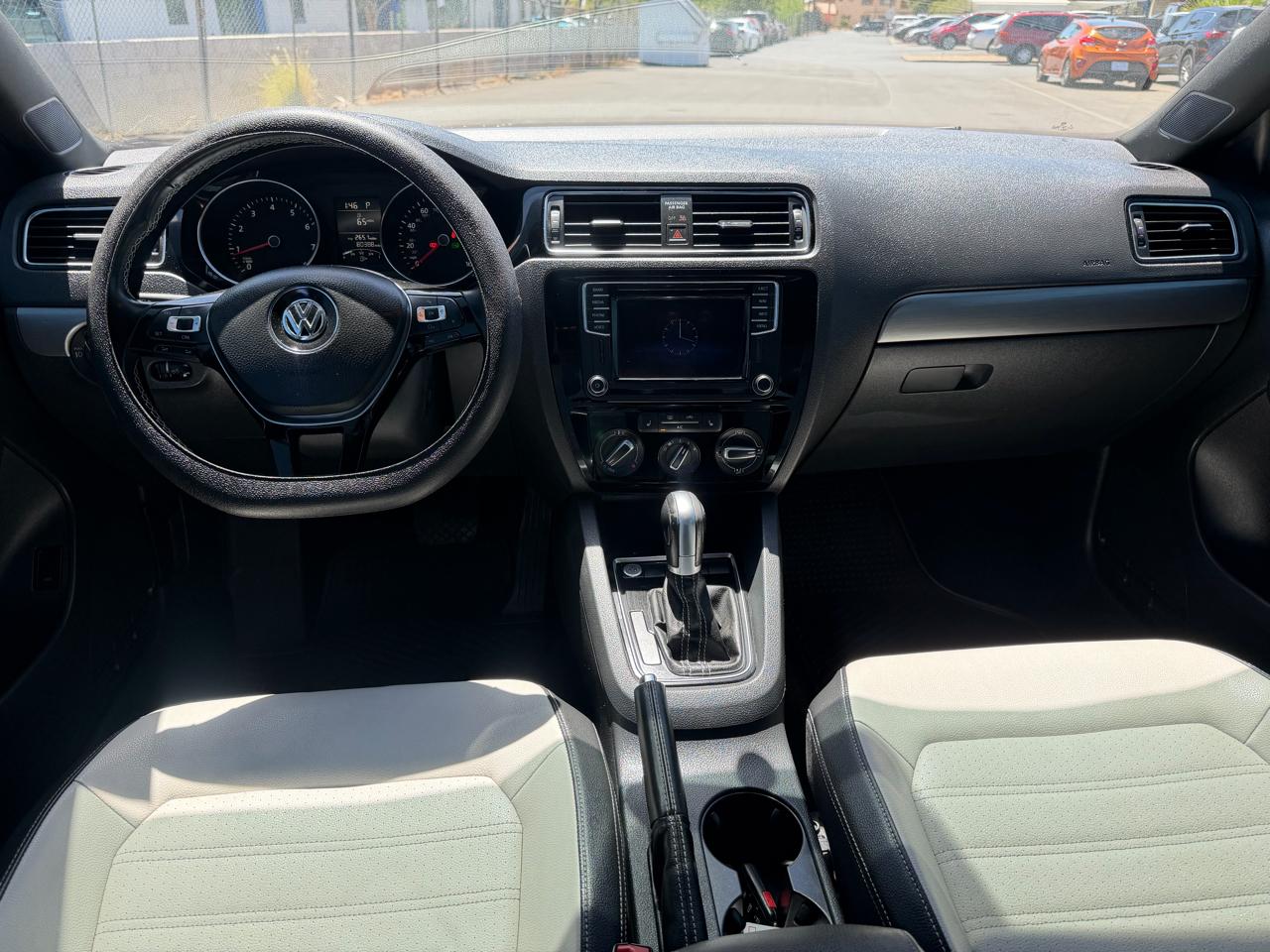 Volkswagen Jetta Sedan 4dr Auto 1.8T Sport PZEV 2016