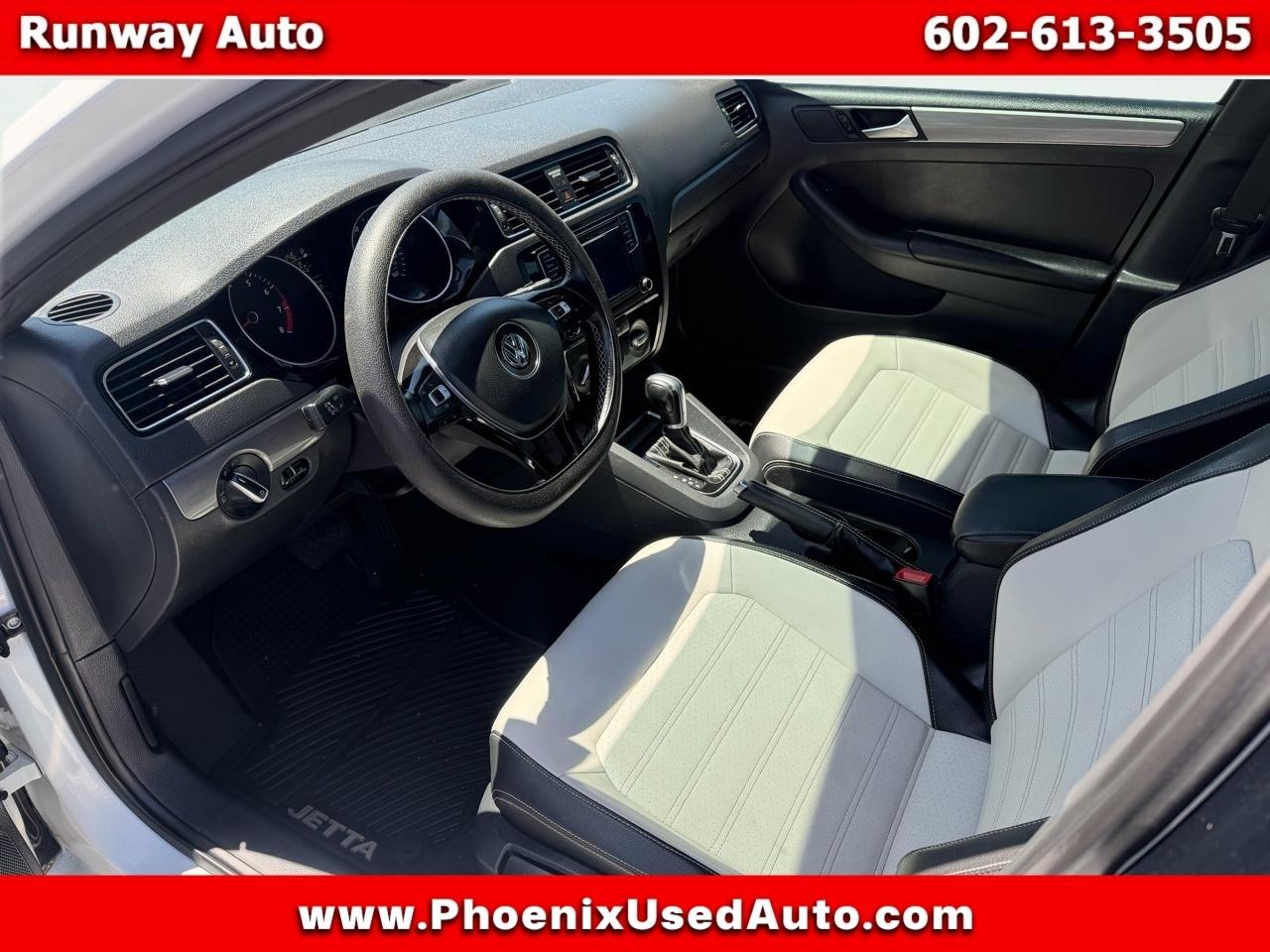 Volkswagen Jetta Sedan 4dr Auto 1.8T Sport PZEV 2016